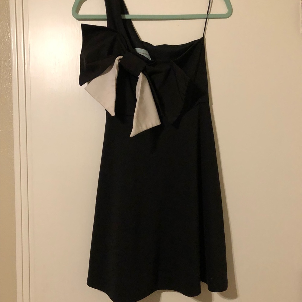 Judith March one shoulder bow dress